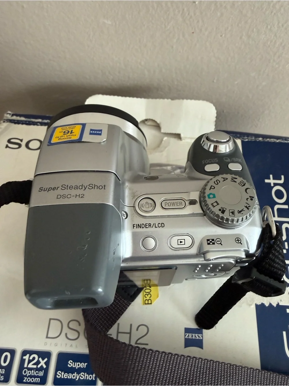 Sony Cyber-shot DSC-H2 Digital Camera in Silver and Black